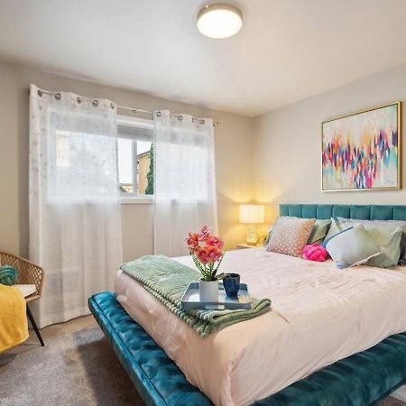 Vibrant 2Bed Condo - Stroll To Sea Space Needle Seattle Bagian luar foto