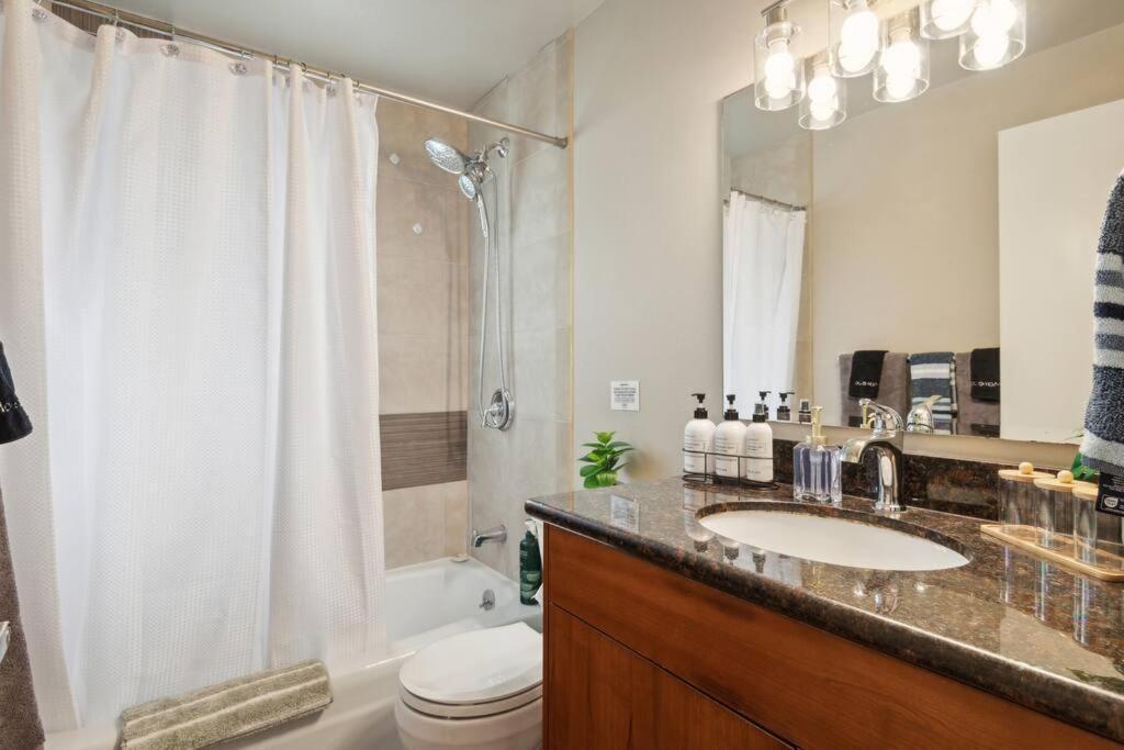 Vibrant 2Bed Condo - Stroll To Sea Space Needle Seattle Bagian luar foto