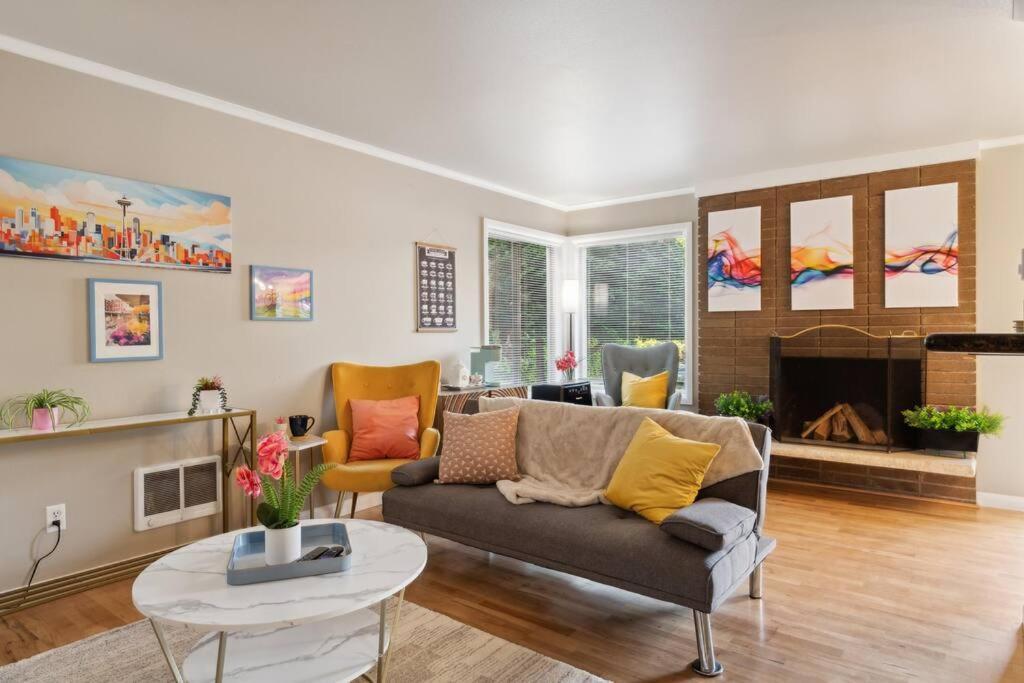 Vibrant 2Bed Condo - Stroll To Sea Space Needle Seattle Bagian luar foto