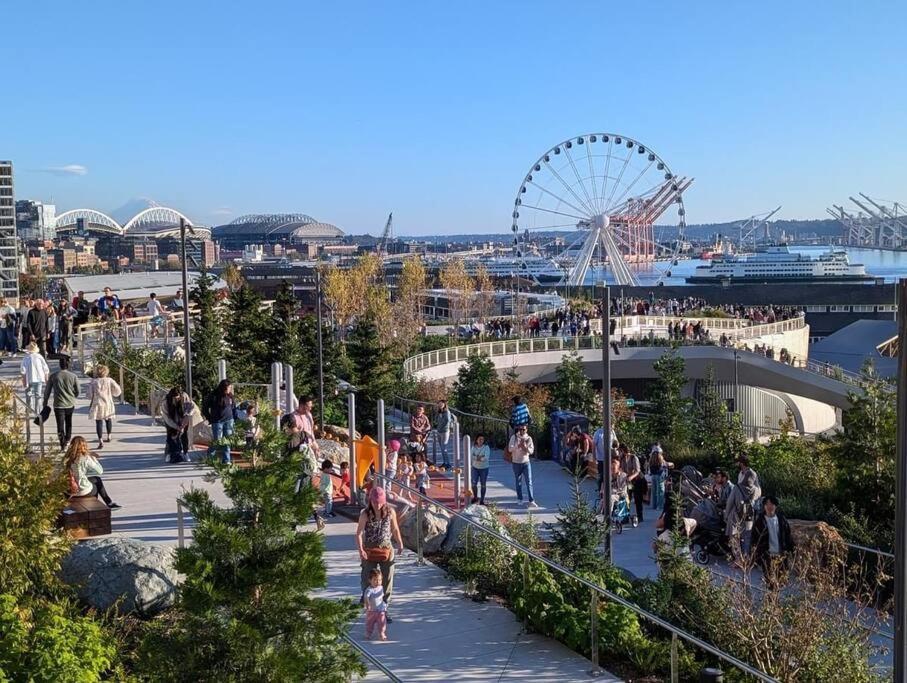 Vibrant 2Bed Condo - Stroll To Sea Space Needle Seattle Bagian luar foto