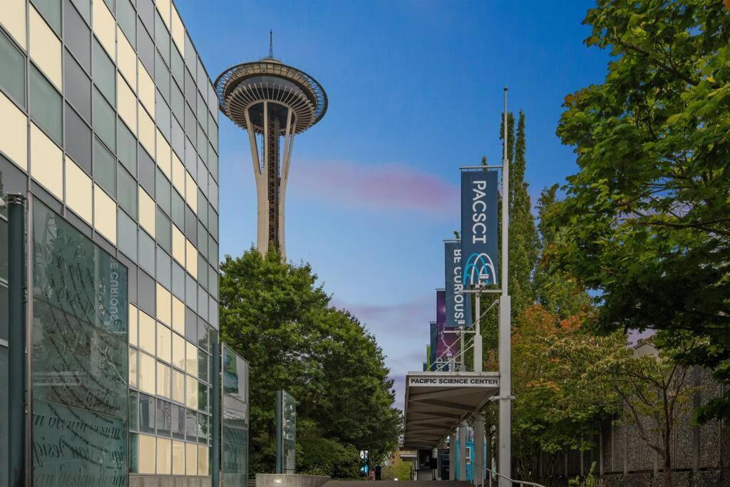 Vibrant 2Bed Condo - Stroll To Sea Space Needle Seattle Bagian luar foto