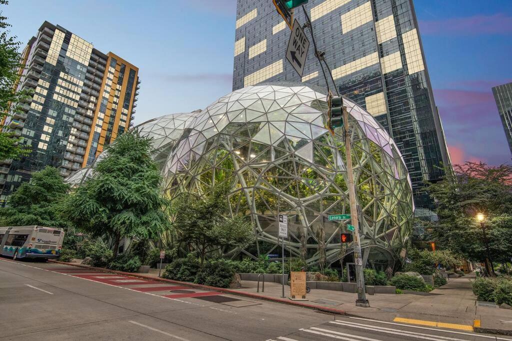 Vibrant 2Bed Condo - Stroll To Sea Space Needle Seattle Bagian luar foto