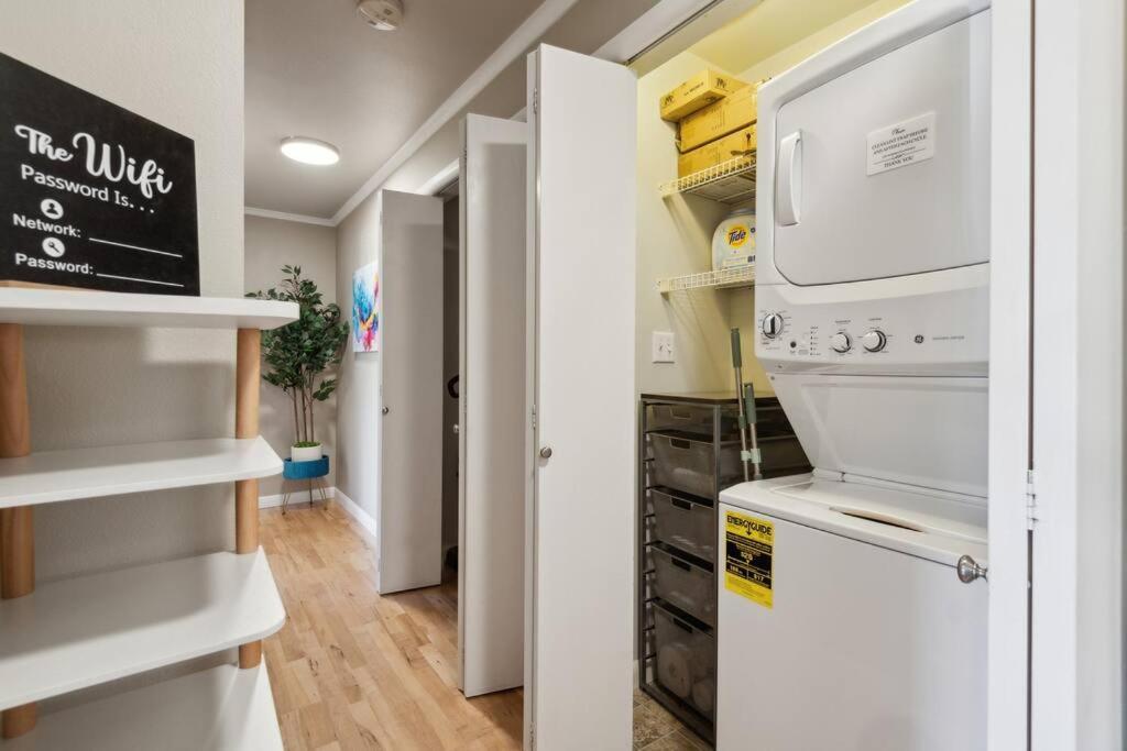 Vibrant 2Bed Condo - Stroll To Sea Space Needle Seattle Bagian luar foto