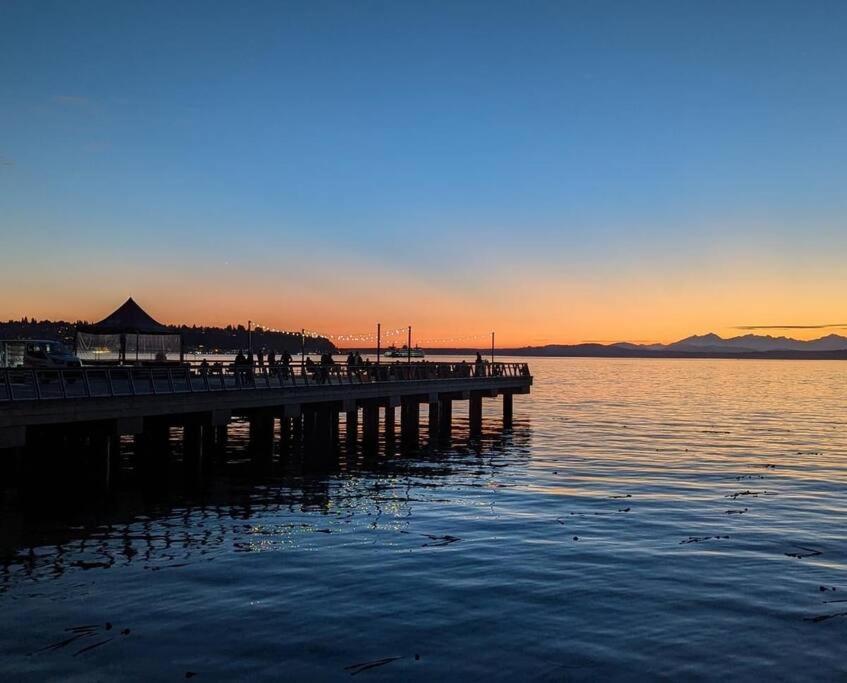 Vibrant 2Bed Condo - Stroll To Sea Space Needle Seattle Bagian luar foto