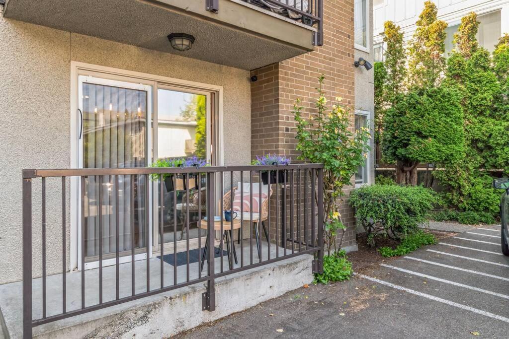 Vibrant 2Bed Condo - Stroll To Sea Space Needle Seattle Bagian luar foto