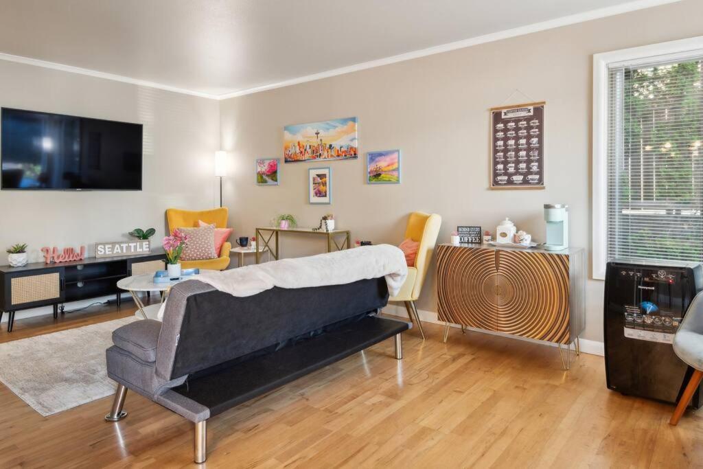Vibrant 2Bed Condo - Stroll To Sea Space Needle Seattle Bagian luar foto